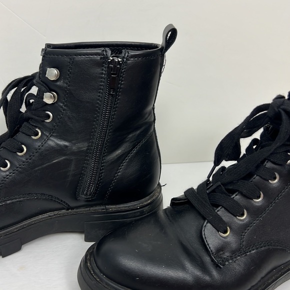 Madden Girl Gwinn Combat Boot Boots Black Leather Tie Up Fall 8 Short Lace Up - Picture 4 of 9